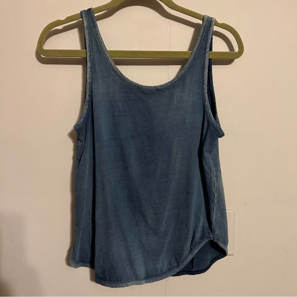 Lucky Brand Women's Star Embroidered Tank Top in size small - Picture 2 of 8